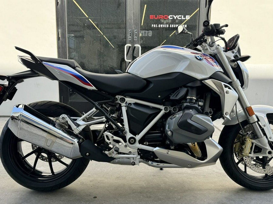 2022 BMW R 1250 R Light White / Racing Blue / Racing Red