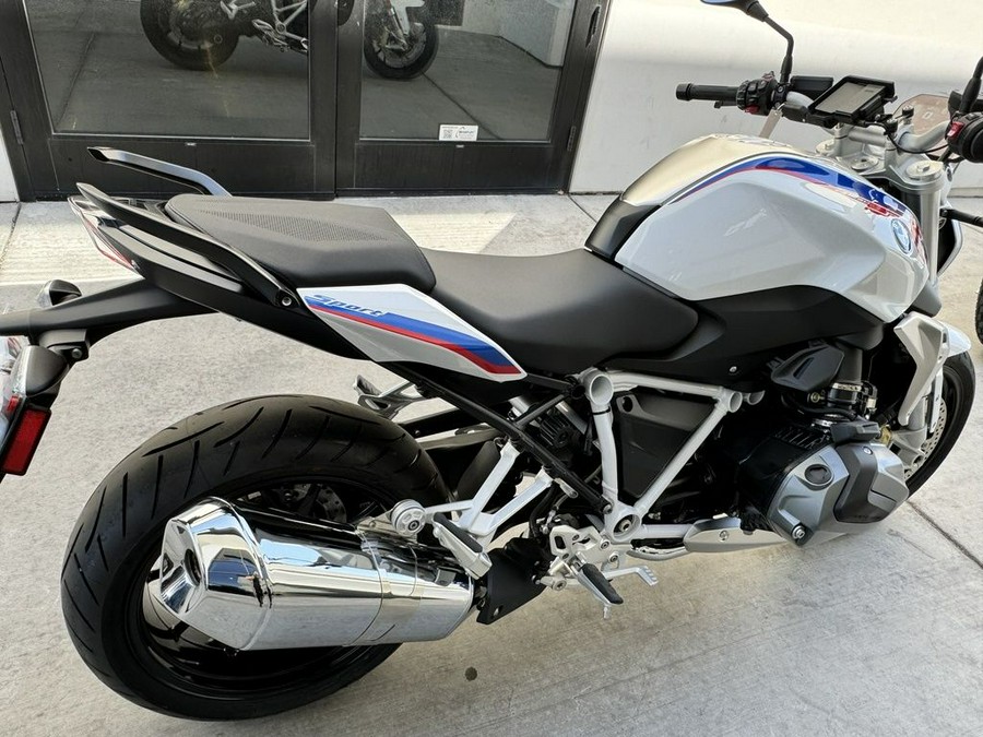 2022 BMW R 1250 R Light White / Racing Blue / Racing Red