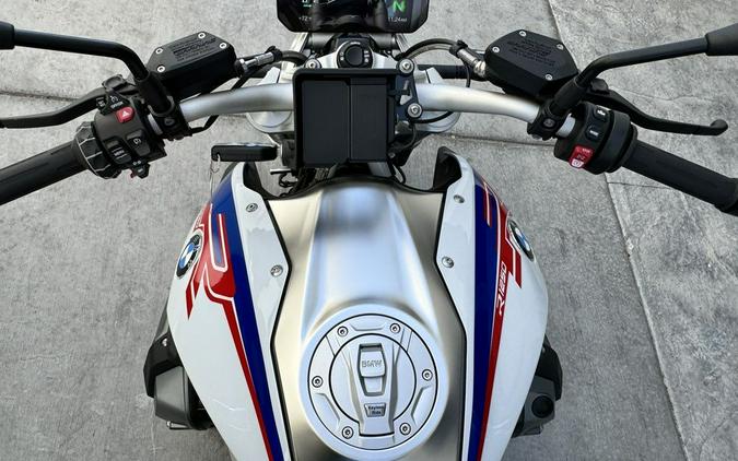 2022 BMW R 1250 R Light White / Racing Blue / Racing Red