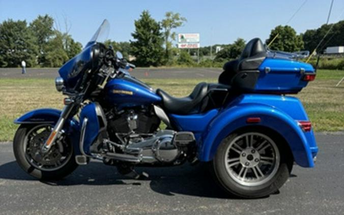 2017 Harley-Davidson Trike FLHTCUTG - Tri Glide Ultra