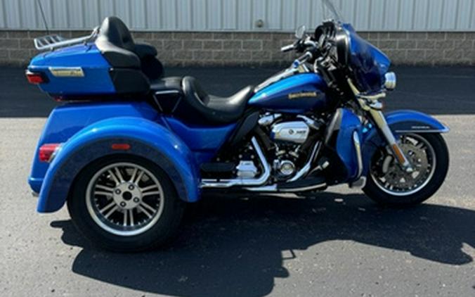 2017 Harley-Davidson Trike FLHTCUTG - Tri Glide Ultra