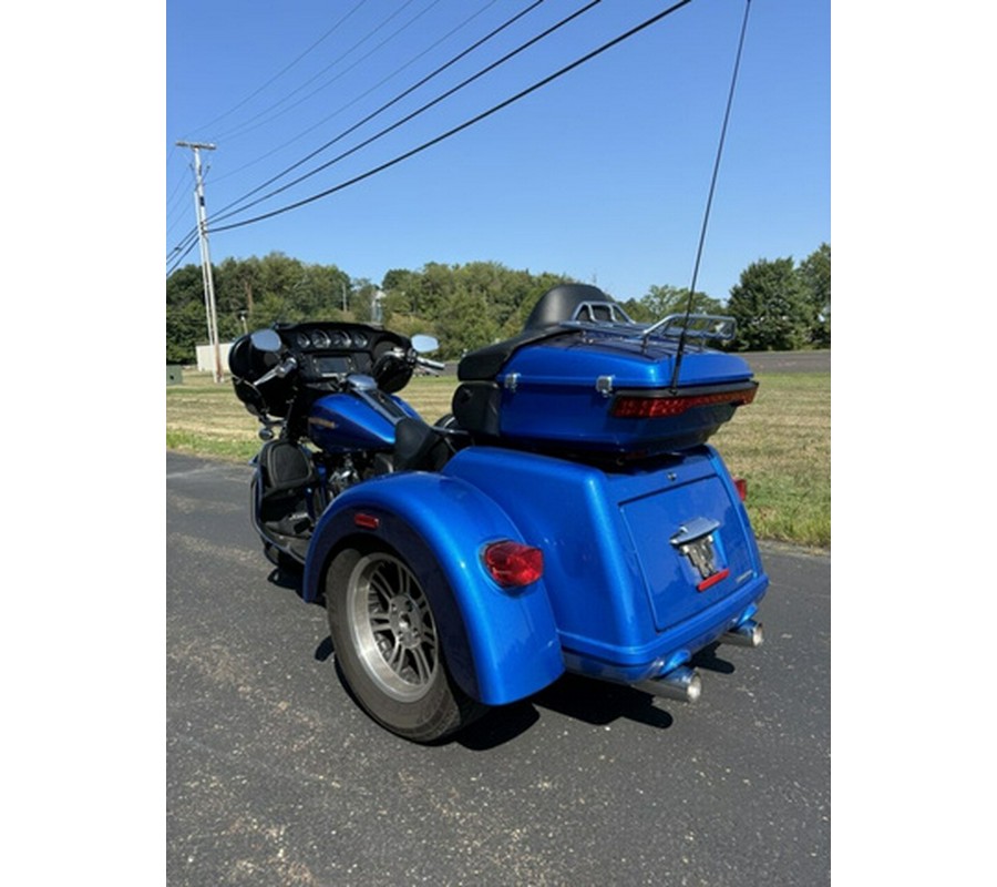 2017 Harley-Davidson Trike FLHTCUTG - Tri Glide Ultra