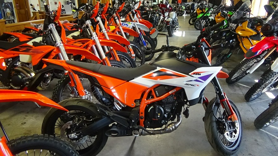 2026 KTM 390 SMC R