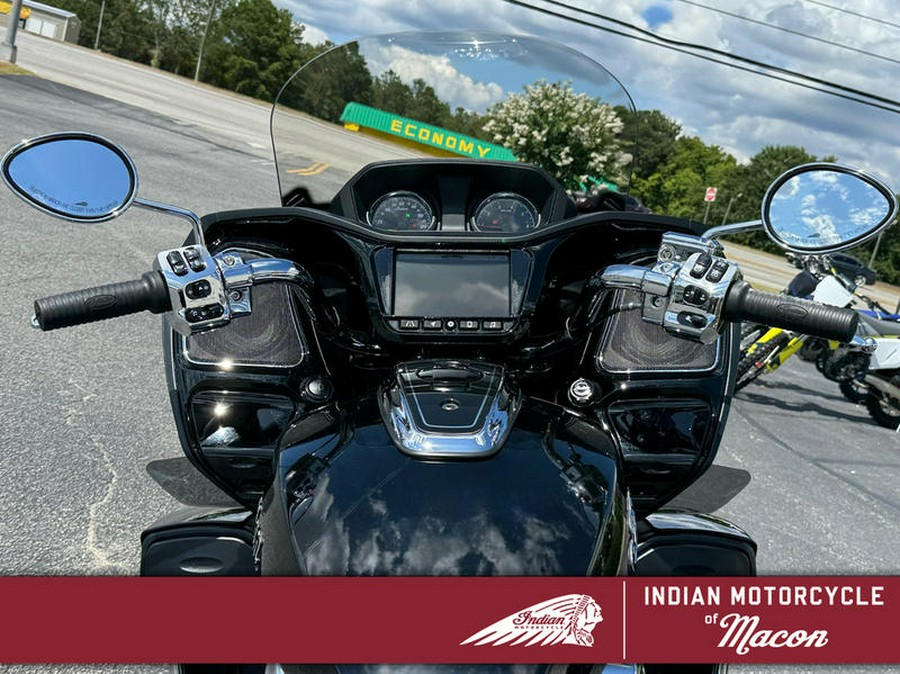 2023 Indian Motorcycle® Pursuit Limited with Premium Package Black Metallic