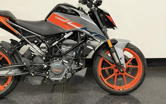 2023 KTM Duke 200