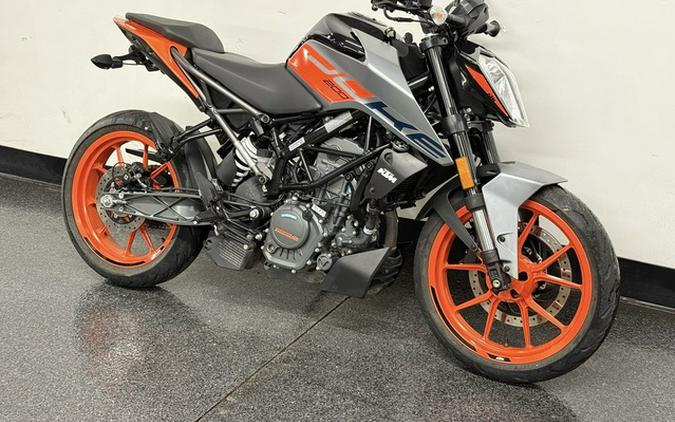 2023 KTM Duke 200