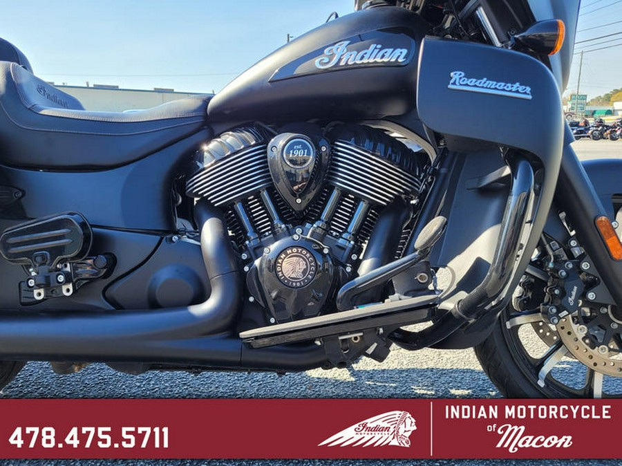 2023 Indian Motorcycle® Roadmaster® Dark Horse® Black Smoke