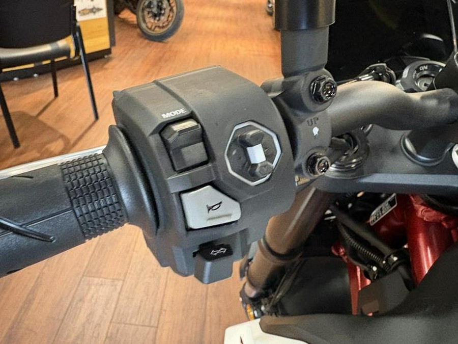 2025 Honda® CB750 Hornet