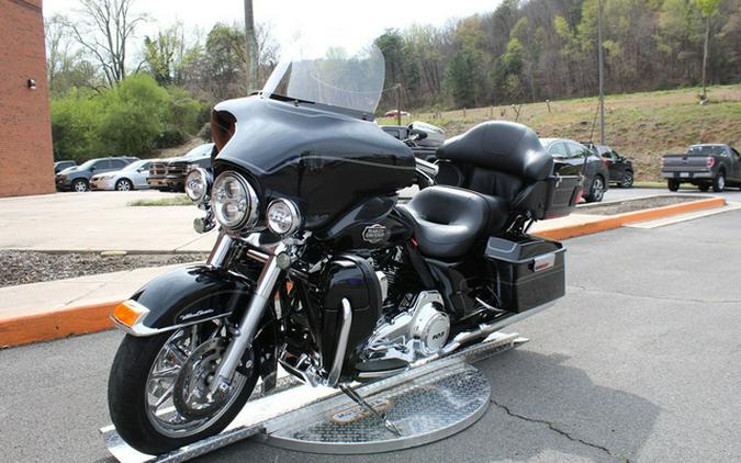 2012 Harley-Davidson FLHTCU - Electra Glide Ultra Classic