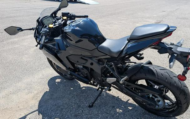 2025 Ninja ZX-4R ABS - Kawasaki