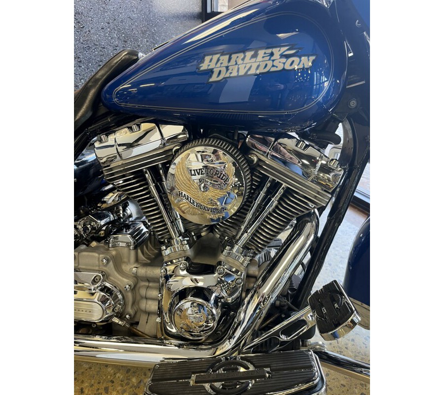 2007 Harley-Davidson Electra Glide® Standard Pacific Blue Pearl