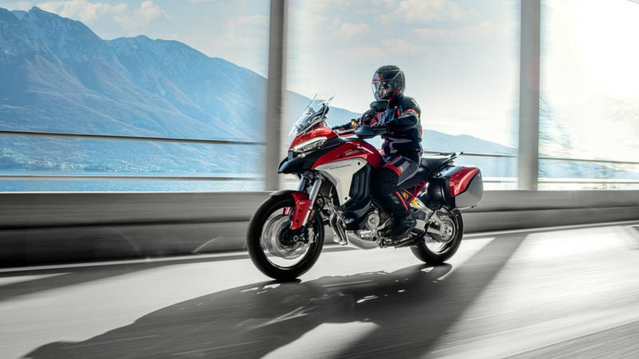 2024 Ducati Multistrada V4 S Travel & Radar Red