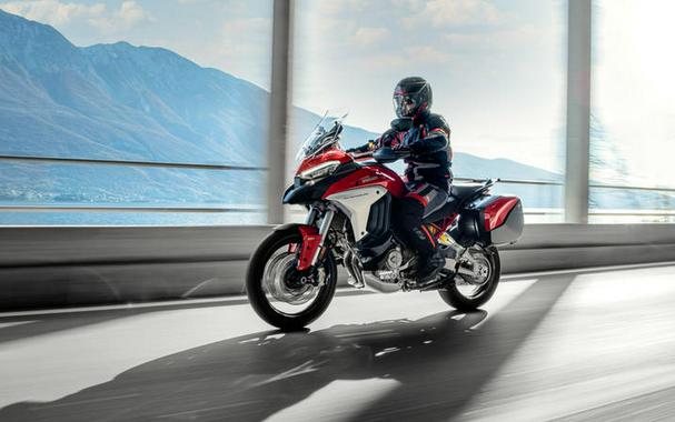 2024 Ducati Multistrada V4 S Travel & Radar Red