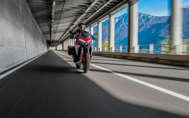 2024 Ducati Multistrada V4 S Travel & Radar Red