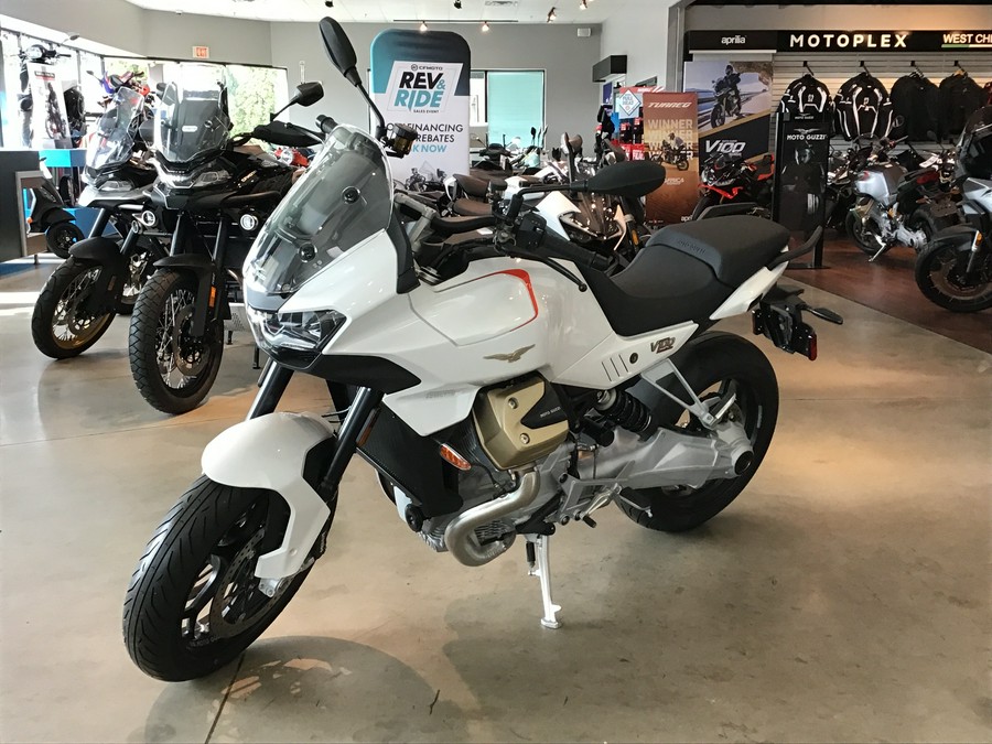 2024 Moto Guzzi V100 Mandello