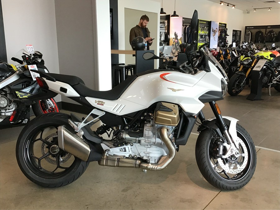 2024 Moto Guzzi V100 Mandello