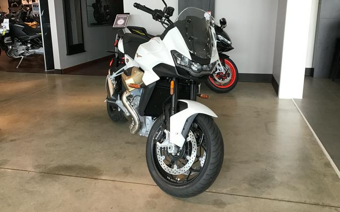 2024 Moto Guzzi V100 Mandello