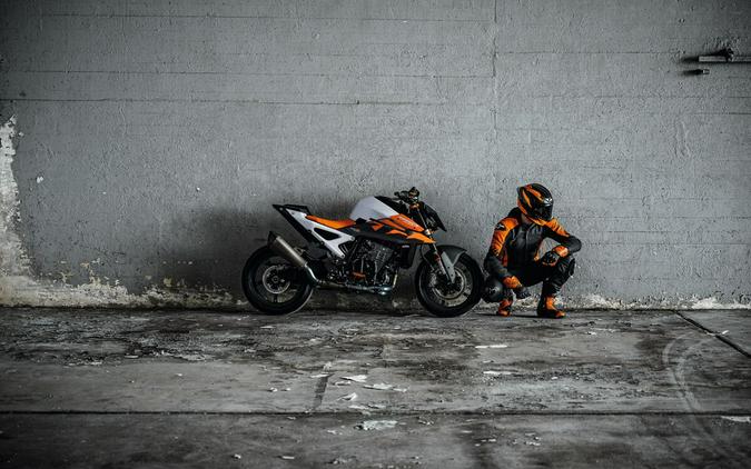 2027 KTM 990 Duke