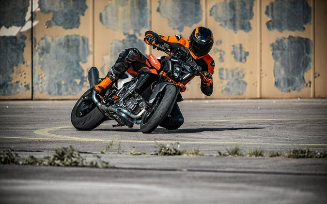 2027 KTM 990 Duke
