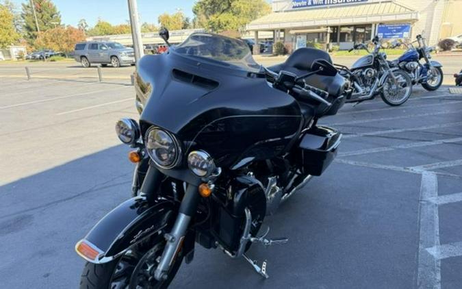 2016 Harley-Davidson® FLHTKL - Ultra Limited Low