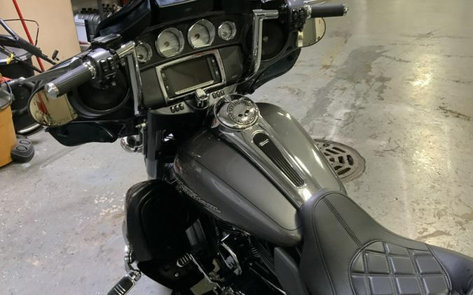 2014 Harley-Davidson Street Glide FLHXS Special