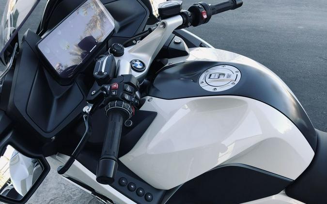 2021 BMW R 1250 RT Alpine White