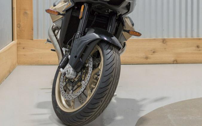 2024 Moto Guzzi V100 Mandello