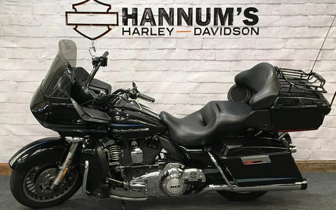 2013 Harley-Davidson Road Glide Ultra Midnight Pearl FLTRU