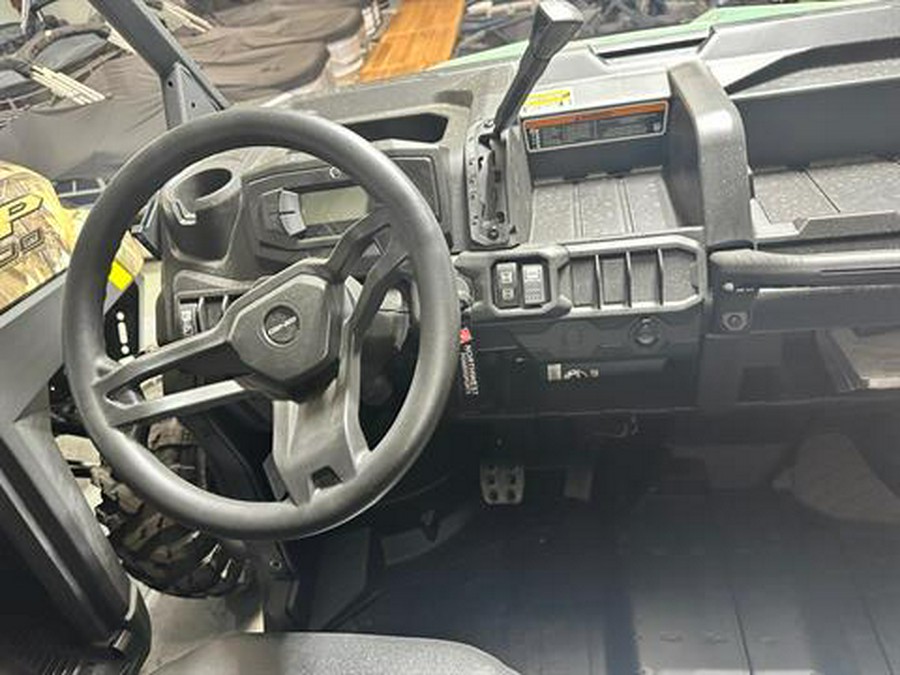 2025 Can-Am Defender DPS HD7