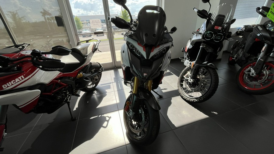 2024 Ducati MULTISTRADA V4 RS