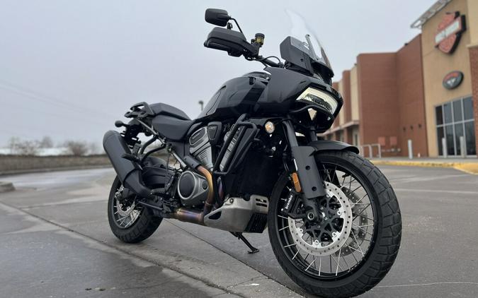 2022 Harley-Davidson® Pan America™ 1250 Special RA1250S Black