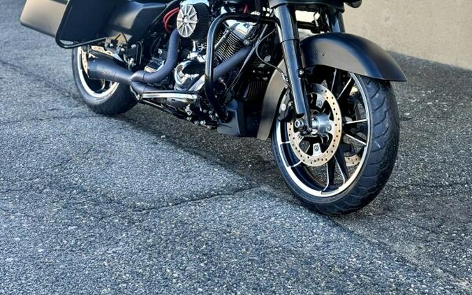 2017 Harley-Davidson® Road Glide® Special FLTRXS