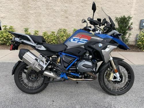 My unbiased review of the 2018 R1200GS Adventure as told by someone who has never ridden an adventure bike.