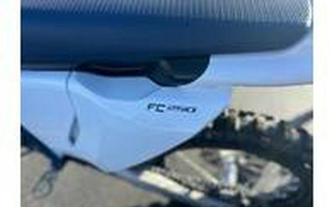 2025 Husqvarna Motorcycles FC 250