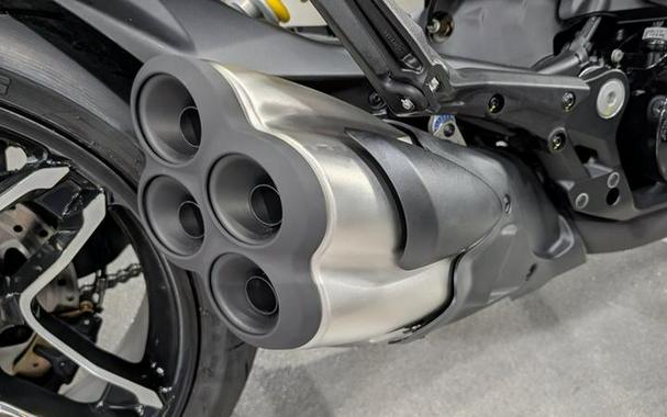 2026 Ducati XDiavel V4 Burning Red