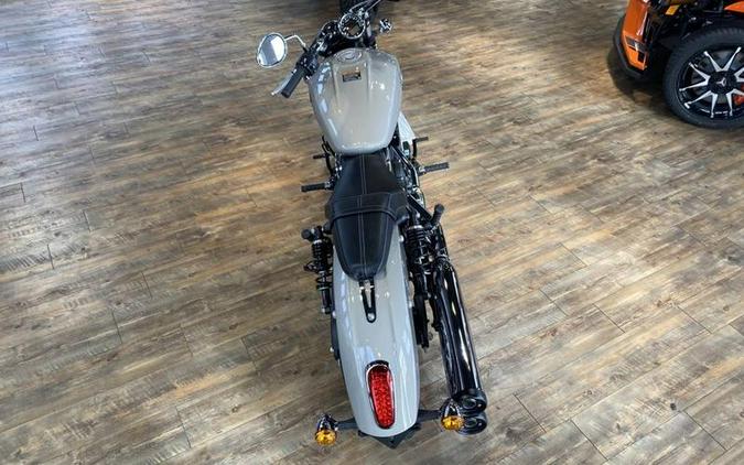 2024 Indian Motorcycle® Scout® ABS Silver Quartz Metallic