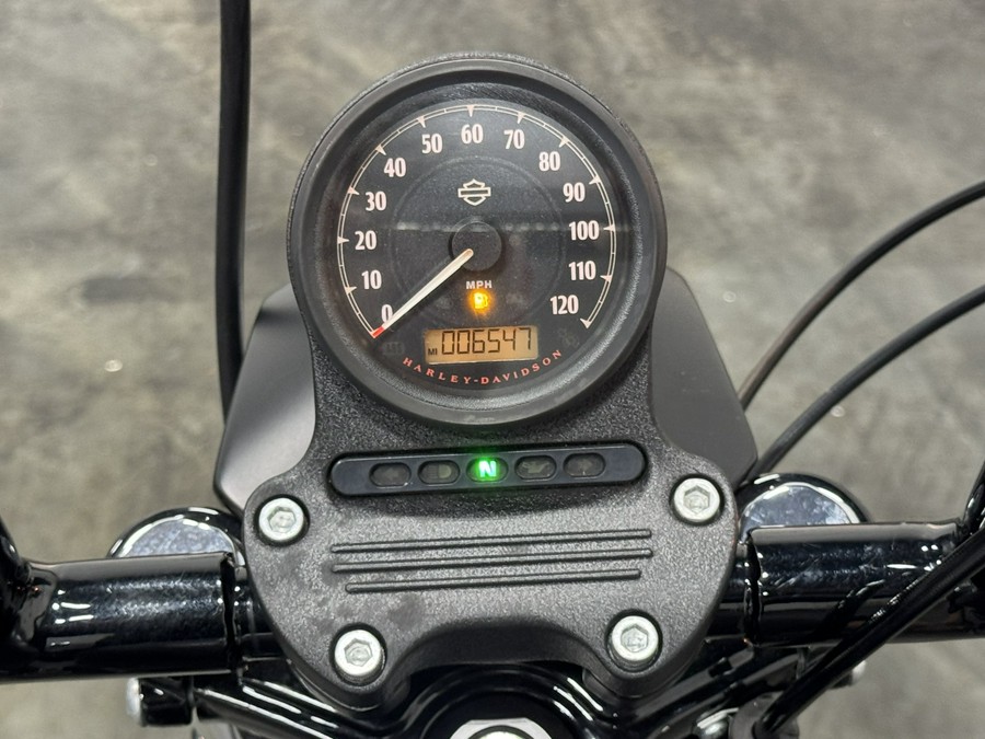 2017 HARLEY DAVIDSON 883 IRON