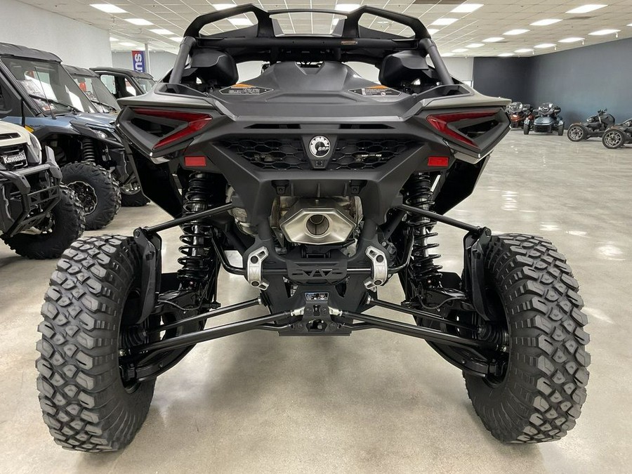 2026 Can-Am® Maverick R X rc