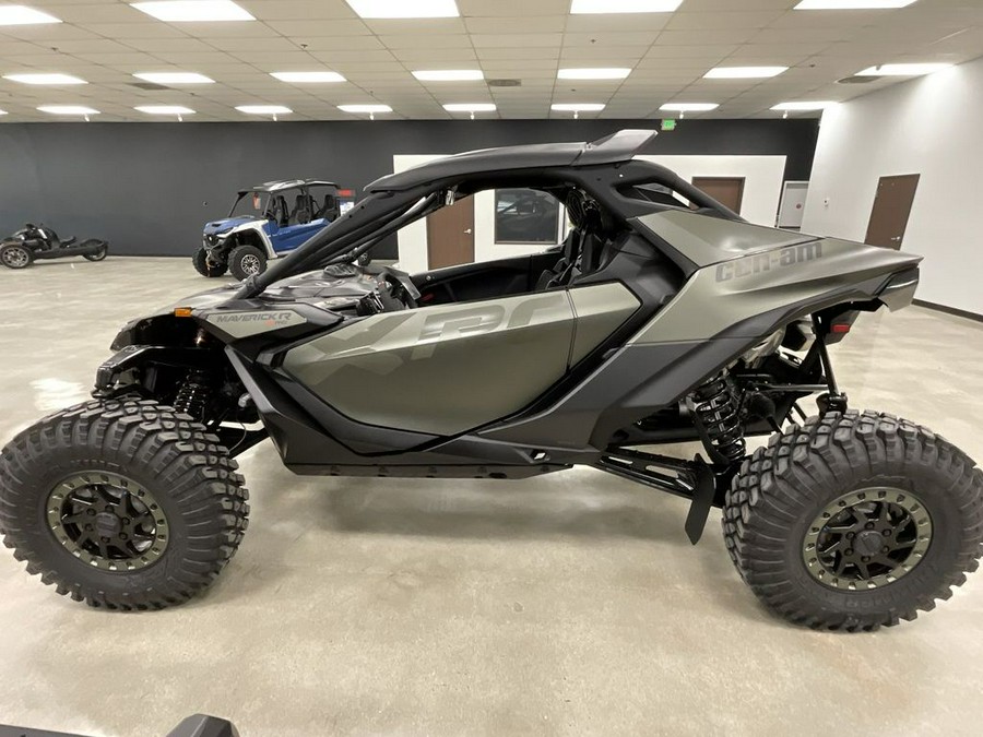 2026 Can-Am® Maverick R X rc