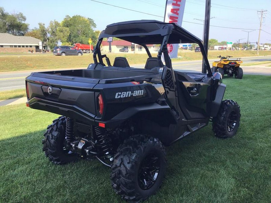 2023 Can-Am® Commander XT 700