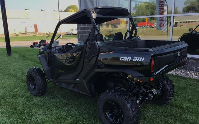 2023 Can-Am® Commander XT 700