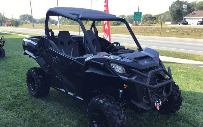 2023 Can-Am® Commander XT 700