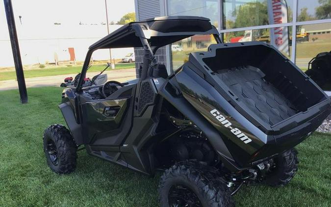 2023 Can-Am® Commander XT 700