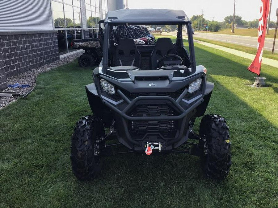 2023 Can-Am® Commander XT 700