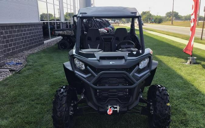 2023 Can-Am® Commander XT 700