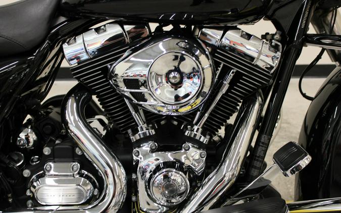 2013 FLHX Street Glide® - In Vivid Black