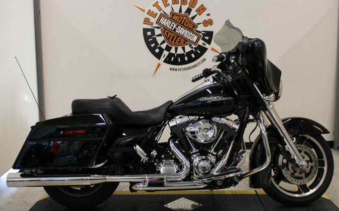 2013 FLHX Street Glide® - In Vivid Black