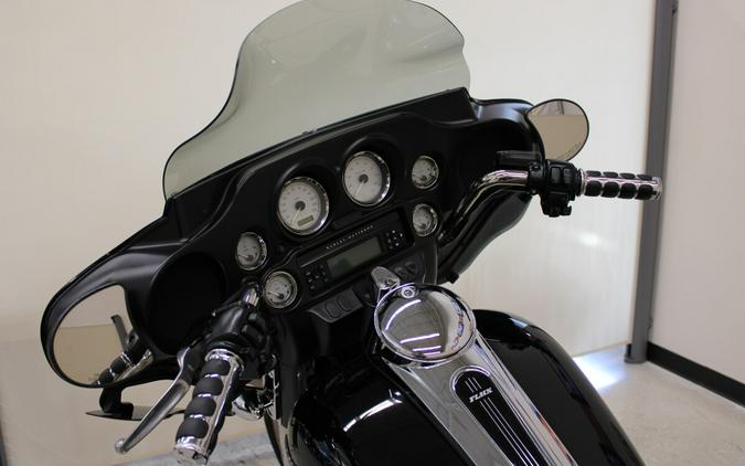 2013 FLHX Street Glide® - In Vivid Black