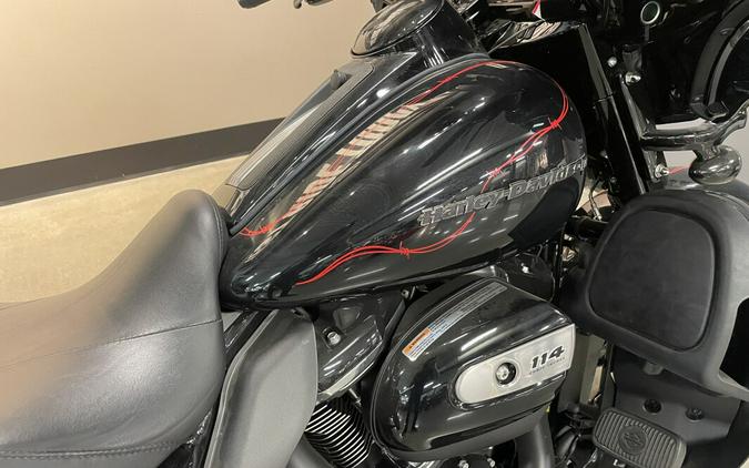 2021 Harley-Davidson® Ultra Limited Vivid Black