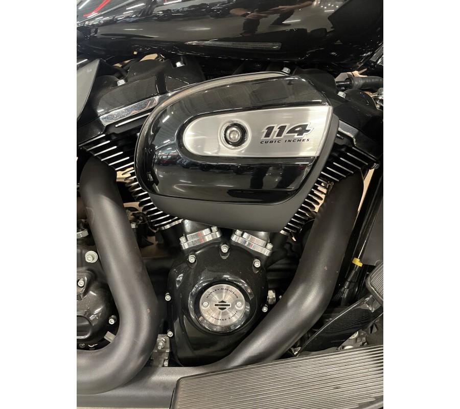 2021 Harley-Davidson® Ultra Limited Vivid Black